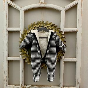 Koala Baby Boutique navy and white stripe bunting size Newborn.